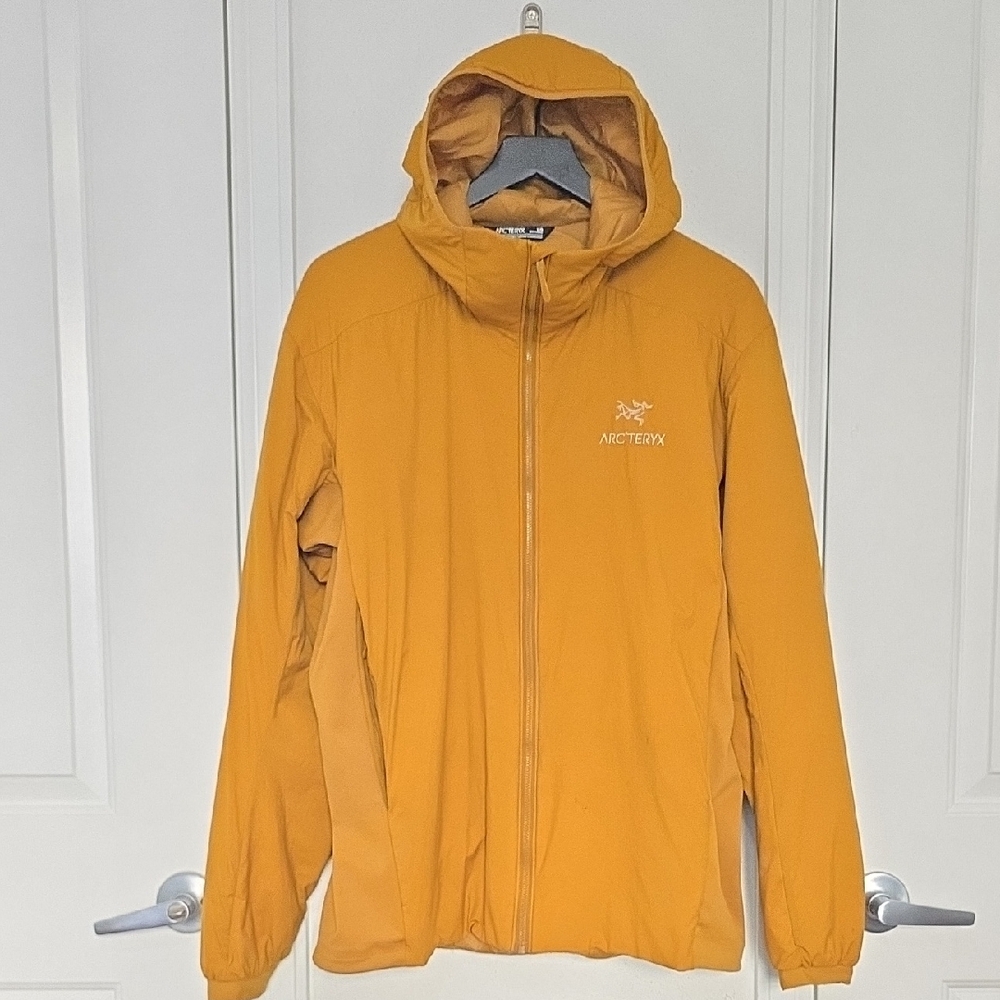 Arc'teryx Men's Atom Hooded Jacket In Yukon - Picture 2 of 15